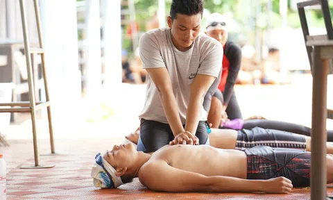 Liên đoàn Thể thao dưới nước Thành phố Hồ Chí Minh mở khóa tập huấn chương trình phổ cập bơi an toàn và phòng chống đuối nước