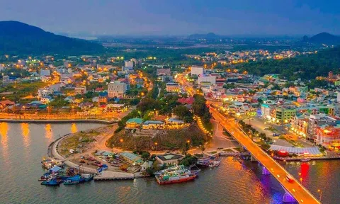 Hà Tiên phấn đấu trở thành trung tâm thương mại - dịch vụ - du lịch của vùng Đồng bằng sông Cửu Long