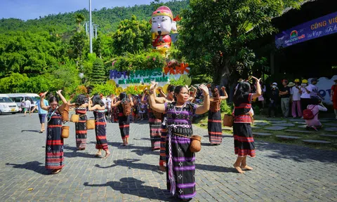 Đưa “vũ điệu dâng trời” của người Cơ Tu vào phục vụ du khách