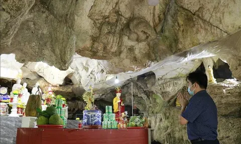 Hang São - ngôi chùa cổ độc đáo trong hang đá ở thôn làng São