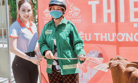 Á hậu Lê Thị Hồng Thắm đồng hành cùng BTC Hoa hậu Doanh nhân Việt Nam Toàn cầu 2022 trên hành trình lan tỏa yêu thương