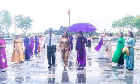 Phó Chủ tịch nước thăm, động viên những người làm công tác gìn giữ giá trị nghệ thuật truyền thống dân tộc