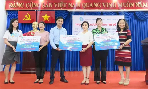 TPHCM: Trao tặng quà và phương tiện học tập cho trẻ em mồ côi do ảnh hưởng dịch Covid-19