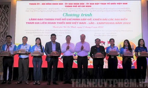 Gặp gỡ, giao lưu, vun đắp tinh thần đoàn kết, hữu nghị quốc tế, gắn bó giữa thiếu nhi 3 nước Việt Nam - Lào – Campuchia