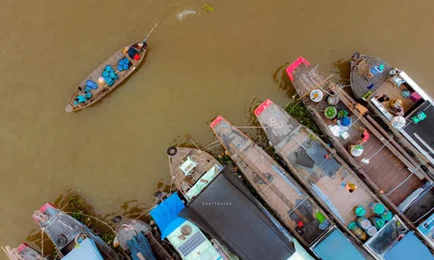 Du lịch miền Tây lên ngôi với hàng loạt dịch vụ kín chỗ, khách nước ngoài đều hứng thú ghé thăm