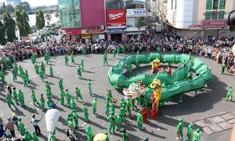 Độc đáo Lễ hội Nghinh Ông Quan Thánh Đế Quân tại Bình Thuận thu hút hàng nghìn người dân địa phương và du khách