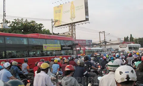 TPHCM: Nghiên cứu đề xuất các chính sách khai thác nguồn thu từ quảng cáo