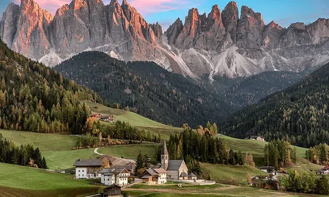 Rặng núi Dolomities phía Bắc nước Ý: Kiệt tác thiên nhiên được UNESCO công nhận là di sản thế giới