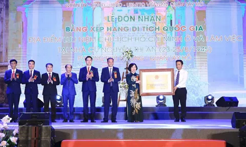 "Địa điểm lưu niệm Chủ tịch Hồ Chí Minh ở và làm việc tại gia đình cụ Nguyễn Thị An" đón bằng Di tích quốc gia