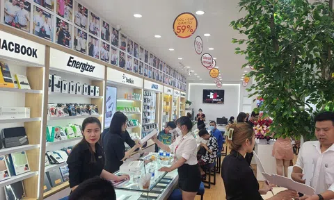 Minh Tuấn Mobile tưng bừng khai trương cửa hàng thứ 12 tại Tân Bình