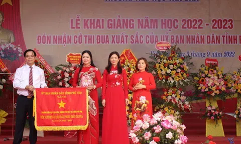 Trường Tiểu học Tân Dân (Việt Trì - Phú Thọ) khai giảng năm học mới và đón nhận Cờ thi đua của UBND tỉnh
