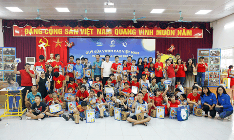 Thêm một mùa trung thu ấm áp trong hành trình 15 năm của Quỹ sữa vươn cao Việt Nam