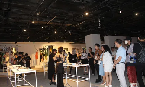 Đầu tiên tại Việt Nam tổ chức triển lãm Thời trang Truyền thông và Marketing, sự kiện định hướng, bản sắc cá nhân, tự hào Việt Nam