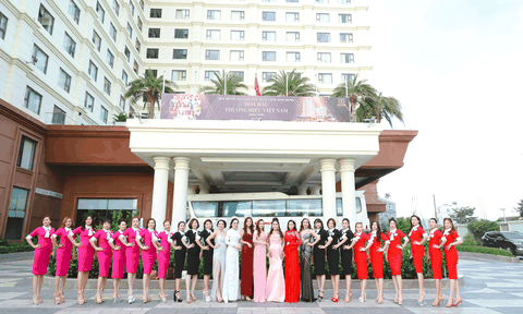 Thí sinh Hoa hậu Thương hiệu Việt Nam 2022 tạo nên “đại tiệc thời trang” mãn nhãn tại Bà Nà Hills