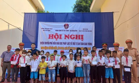 Phòng CSGT Công an tỉnh Quảng Bình: Tuyên truyền, giáo dục pháp luật về đảm bảo TTATGT cho học sinh