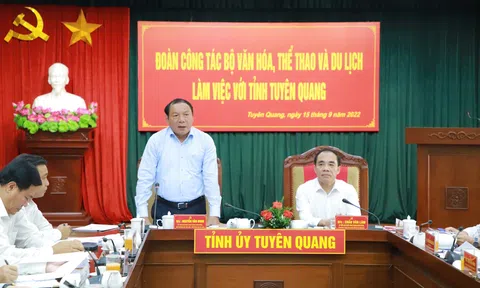 Bộ trưởng Nguyễn Văn Hùng: Giữ gìn phát huy bản sắc văn hóa dân tộc, bảo tồn tôn tạo các di tích lịch sử sẽ kiến tạo sự bền vững