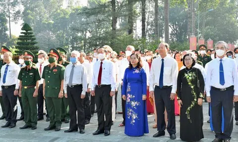 Đoàn lãnh đạo TPHCM dâng hoa, dâng hương tại “Đất thép thành đồng” Củ Chi