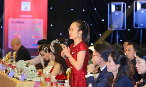 Nhà báo Minh Thúy tiếp tục lý tưởng đi tìm và xây dựng chân dung nữ lãnh đạo "toàn năng"