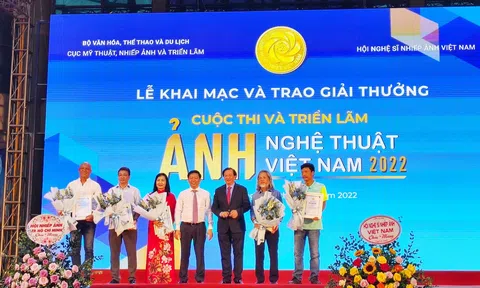 16 tác phẩm đoạt giải Cuộc thi và triển lãm ảnh nghệ thuật Việt Nam năm 2022