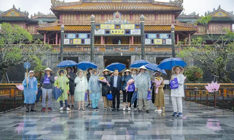 Cố đô Huế đón đoàn khách tàu biển quốc tế đầu tiên đến tham quan sau đại dịch