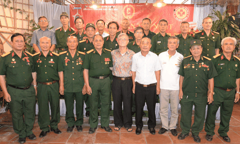 Bắc Giang: CCB quân y Sư đoàn 9 Quân đoàn 4 miền Đông Nam Bộ gặp mặt truyền thống