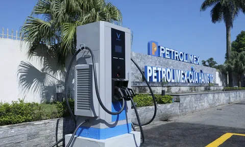 VinFast và Petrolimex khai trương dịch vụ sạc xe điện tại hệ thống Petrolimex trên toàn quốc