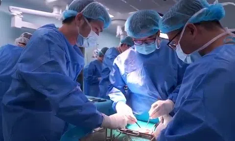 Bệnh nhân đầu tiên ở Việt Nam điều trị ung thư xương bằng ni tơ lỏng hồi phục thần kỳ