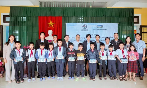 Vinamilk ủng hộ hơn 1 tỷ đồng sản phẩm dinh dưỡng cho các tỉnh miền Trung bị ảnh hưởng bởi lũ lụt