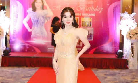 Á hậu Tống Thị Kim Oanh hóa “nữ thần” trong lần xuất hiện mới nhất trên thảm đỏ