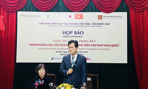 100 thí sinh thi viết ''Danh ngôn của Chủ tịch Hồ Chí Minh trên thư pháp Hàn Quốc''