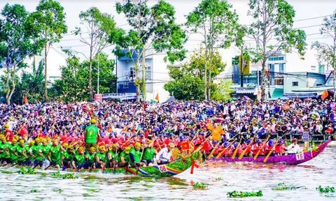 Khai mạc Giải đua ghe Ngo Sóc Trăng, khu vực ĐBSCL lần thứ V, năm 2022 đã thu hút 54 đội đăng ký tham gia