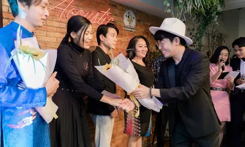 MC Bá Tăng Minh Hiếu giới thiệu đến khán giả phim ngắn 'Ánh Sáng' và kênh youtube HShow