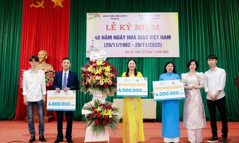 Chủ tịch Tổ chức giáo dục quốc tế Anna - Let's Talk Nguyễn Trang chúc mừng ngày Nhà giáo Việt Nam tại quê nhà