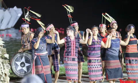 Nghệ nhân - Người "giữ lửa" quyết định việc tồn tại di sản văn hóa của cộng đồng