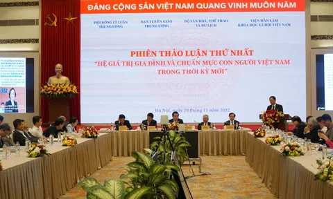 Xây dựng chuẩn mực con người Việt Nam là nhiệm vụ không tách rời với xây dựng hệ giá trị gia đình, hệ giá trị văn hoá và hệ giá trị quốc gia