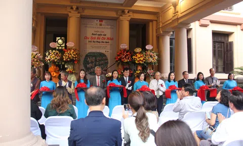 Giới thiệu gần 50 "Danh ngôn của Chủ tịch Hồ Chí Minh trên Thư pháp Hàn Quốc"