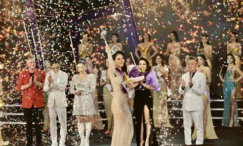 “Người đẹp tài năng” Lê Thị Bích Ngọc khoe vẻ đẹp thanh lịch trong sắc trắng tinh khôi tham dự sự kiện