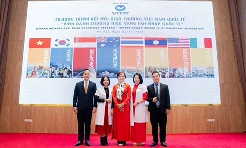 Doanh nhân Trần Thị Thu Hà vinh dự nhận giải thưởng “Top 10 thương hiệu vàng hội nhập quốc tế”