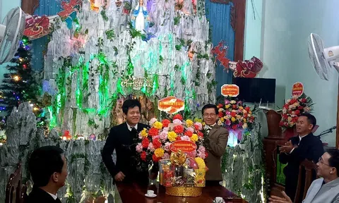 Quảng Bình: Chăm lo, động viên đồng bào Công giáo trong dịp lễ Giáng sinh năm 2022