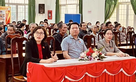 Chương trình “Chào Xuân 2023 - Tết sum vầy” thăm và tặng quà cho các gia đình chính sách, hộ nghèo