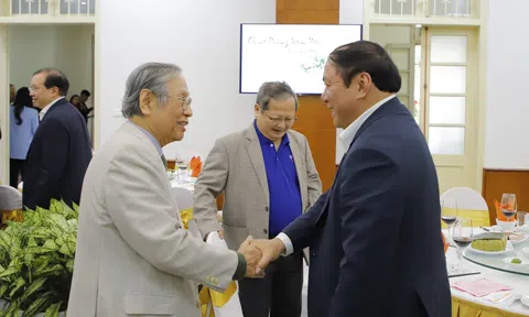Bộ trưởng Nguyễn Văn Hùng: Kế thừa mạch nguồn truyền thống, kinh nghiệm lãnh đạo của các thế hệ đi trước để vị thế ngành VHTTDL ngày càng tốt hơn