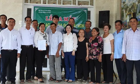 Bến Tre: Ra mắt câu lạc bộ hoa giấy Cái Mơn kết nối niềm đam mê, khuyến khích, đẩy mạnh phong trào chơi hoa giấy