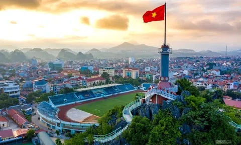 Cờ đỏ sao vàng trong trái tim người dân nước Việt
