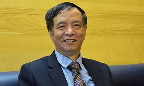 TS Trần Hữu Sơn: Không thể coi đền chùa là nơi để khoe tiền, đốt vàng mã một cách phung phí