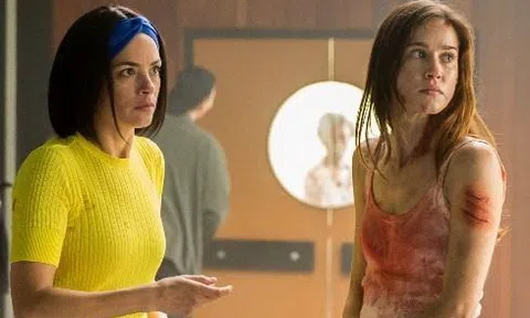 Đạo diễn từng đoạt giải Oscar cầm trịch phim remare “Cú Máy Chết Cười”