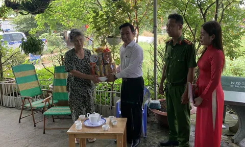 Xã Vĩnh Lộc A, huyện Bình Chánh: Phát huy tối đa mọi nguồn lực, chăm lo Tết cho người dân