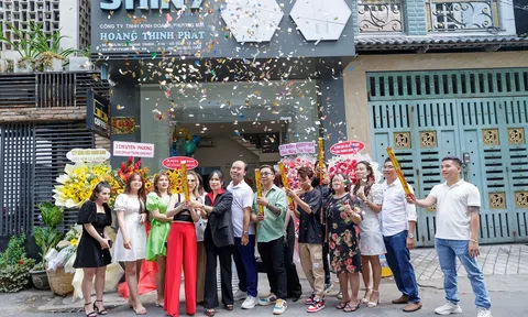 Thương hiệu mỹ phẩm SHINY chính thức khai trương tại TP.HCM được đông đảo khách hàng đến ủng hộ