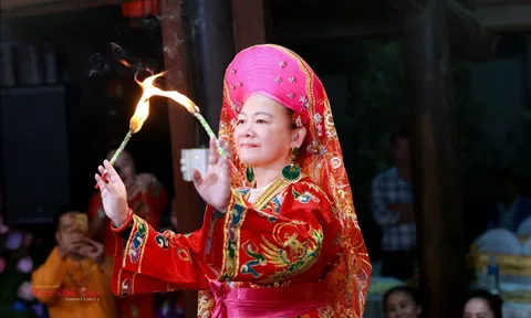 Nghệ nhân ưu tú Nguyễn Thị Kim Loan: Nỗ lực để tín ngưỡng thờ mẫu Tam Tứ phủ được gìn giữ và phát triển