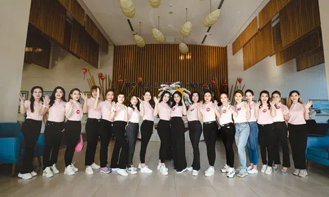 Dàn thí sinh Hoa hậu Doanh nhân Việt Nam 2023 viếng thăm chùa Linh Ứng - địa điểm du lịch nổi tiếng tại Đà Nẵng