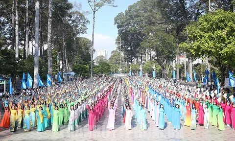 1.000 người tham gia đồng diễn áo dài với chủ đề “Nét đẹp truyền thống Văn hóa Việt”